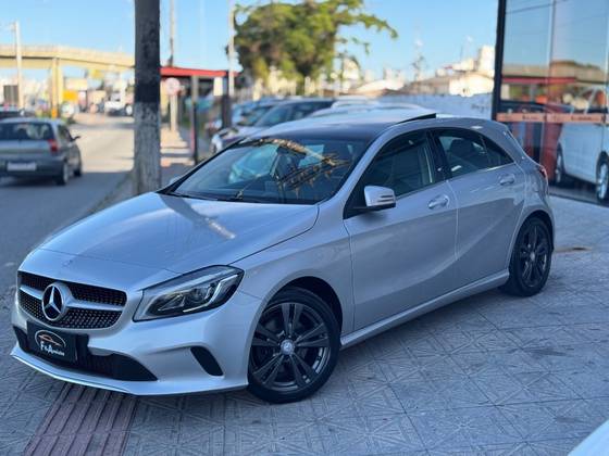 Mercedes-Benz A 200 1.6 CGI Flex 7G-DCT