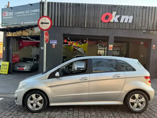 MERCEDES-BENZ-B 180-2009