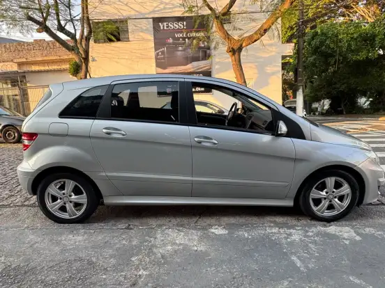 MERCEDES-BENZ-B 180-2009