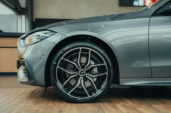 MERCEDES-BENZ-C 300-2024