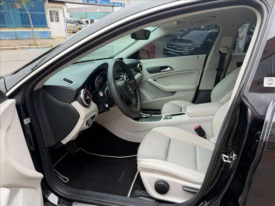 MERCEDES-BENZ-CLA 180-2018