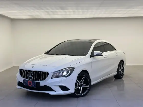 Mercedes-Benz CLA 200 1.6 Vision 16V Flex 4P Automático