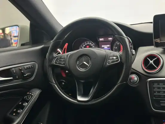 MERCEDES-BENZ-CLA 200-1.6 VISION 16V FLEX 4P AUTOMÁTICO MERCEDES-BENZ-CLA 200-2015