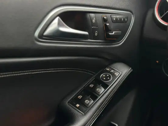 MERCEDES-BENZ-CLA 200-1.6 VISION 16V FLEX 4P AUTOMÁTICO MERCEDES-BENZ-CLA 200-2015