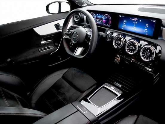 MERCEDES-BENZ-CLA 200-1.3 MHEV AMG LINE 7G-DCT MERCEDES-BENZ-CLA 200-2025