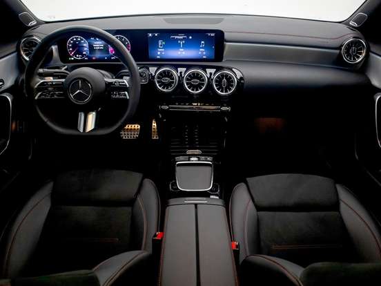 MERCEDES-BENZ-CLA 200-1.3 MHEV AMG LINE 7G-DCT MERCEDES-BENZ-CLA 200-2025