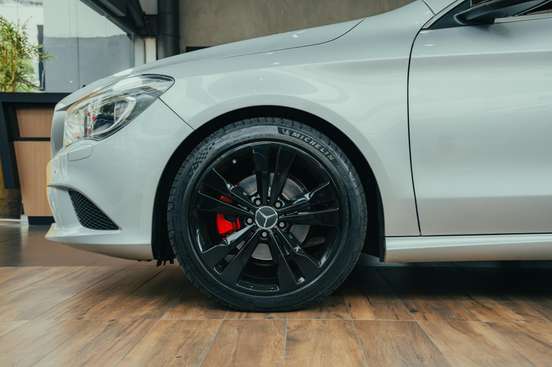 MERCEDES-BENZ-CLA 200-1.6 FIRST EDITION TURBO GASOLINA 4P AUTOMATIZADO MERCEDES-BENZ-CLA 200-2013