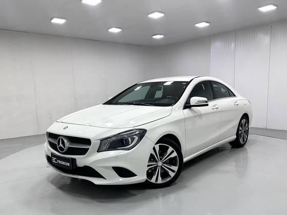 Mercedes-Benz CLA 200 1.6 Urban 16V Flex 4P Automático