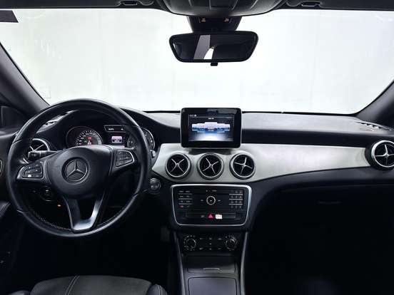 MERCEDES-BENZ-CLA 200-2016