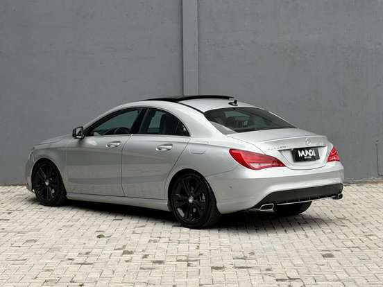 MERCEDES-BENZ-CLA 200-1.6 VISION 16V GASOLINA 4P AUTOMÁTICO MERCEDES-BENZ-CLA 200-2015