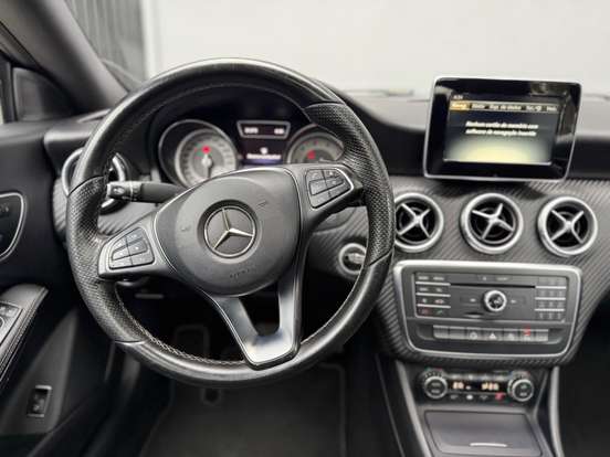 MERCEDES-BENZ-CLA 200-2015