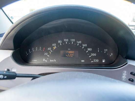 MERCEDES-BENZ-CLASSE A-1.6 160 CLASSIC GASOLINA 4P MANUAL MERCEDES-BENZ-CLASSE A-2005