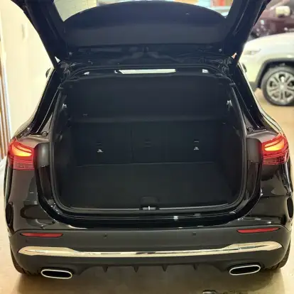 MERCEDES-BENZ-GLA 200-2025