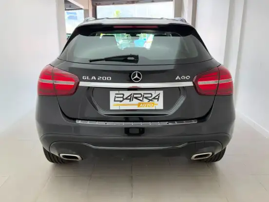 MERCEDES-BENZ-GLA 200-2018
