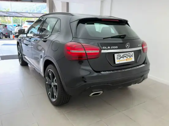 MERCEDES-BENZ-GLA 200-2018