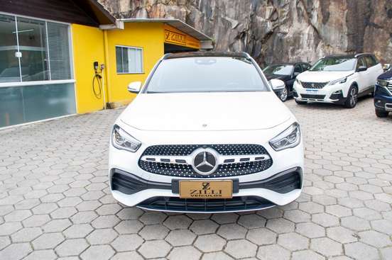 MERCEDES-BENZ-GLA 200-2022