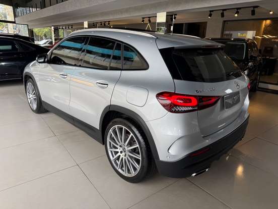 MERCEDES-BENZ-GLA 200-1.3 GCI GASOLINA AMG LINE 7G-DCT MERCEDES-BENZ-GLA 200-2022