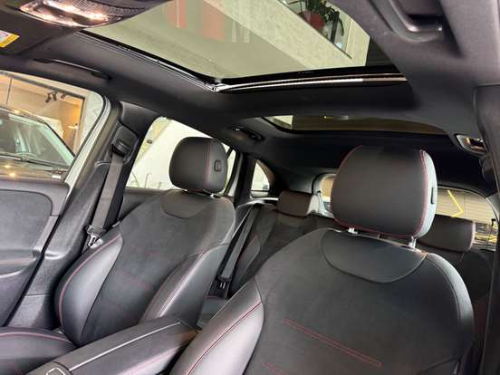 MERCEDES-BENZ-GLA 200-2022
