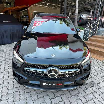 MERCEDES-BENZ-GLA 200-2024