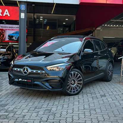 MERCEDES-BENZ-GLA 200-2024