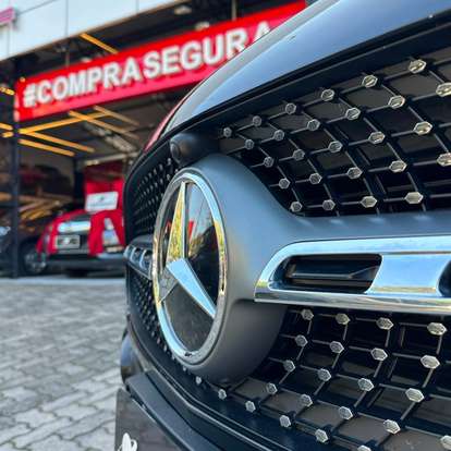 MERCEDES-BENZ-GLA 200-2024