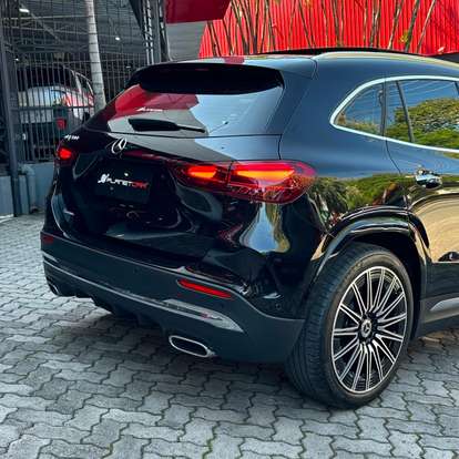 MERCEDES-BENZ-GLA 200-2024