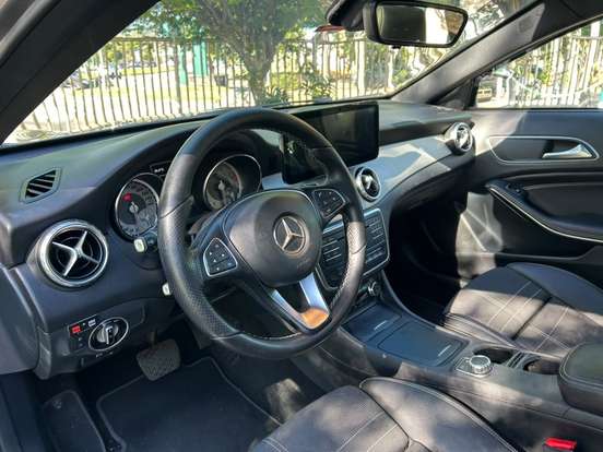 MERCEDES-BENZ-GLA 200-1.6 CGI ENDURO 16V TURBO FLEX 4P AUTOMÁTICO MERCEDES-BENZ-GLA 200-2015