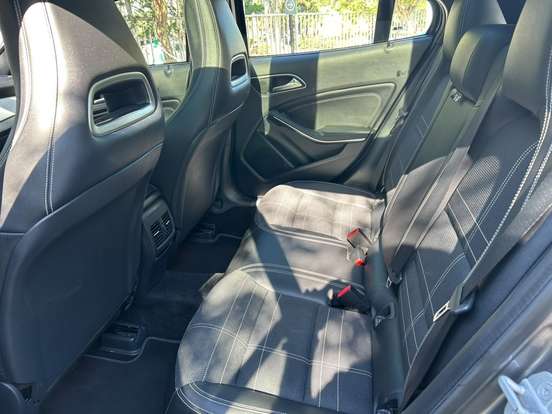 MERCEDES-BENZ-GLA 200-2015