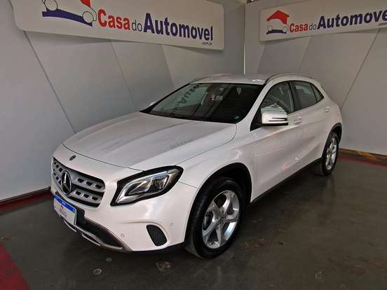 MERCEDES-BENZ-GLA 200-2019