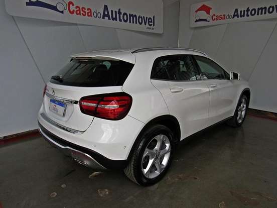 MERCEDES-BENZ-GLA 200-2019