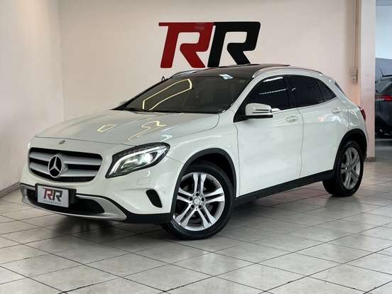 MERCEDES-BENZ-GLA 200-2015