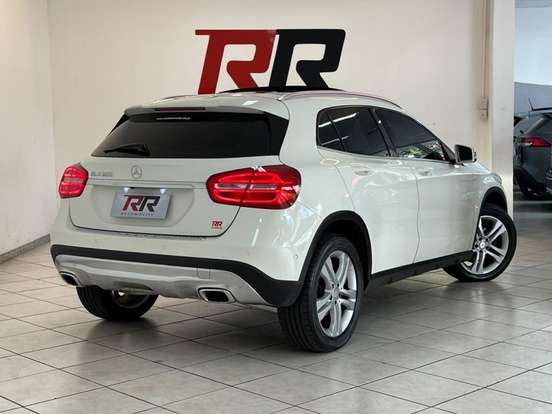 MERCEDES-BENZ-GLA 200-2015