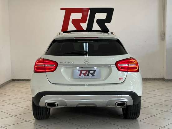 MERCEDES-BENZ-GLA 200-2015