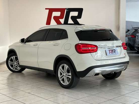 MERCEDES-BENZ-GLA 200-1.6 CGI VISION 16V TURBO FLEX 4P AUTOMÁTICO MERCEDES-BENZ-GLA 200-2015