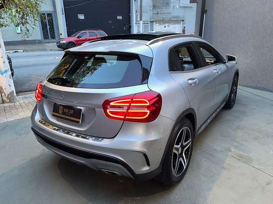 MERCEDES-BENZ-GLA 250-2.0 16V TURBO GASOLINA SPORT 4P AUTOMÁTICO MERCEDES-BENZ-GLA 250-2015