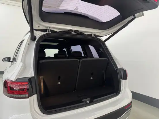 MERCEDES-BENZ-GLB 200-2021