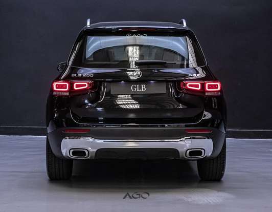 MERCEDES-BENZ-GLB 200-2023