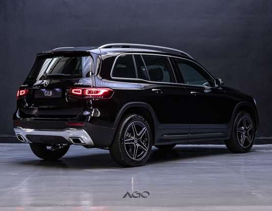 MERCEDES-BENZ-GLB 200-2023