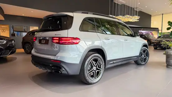 MERCEDES-BENZ-GLB 220-2026