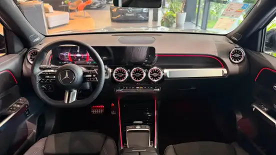 MERCEDES-BENZ-GLB 220-2026