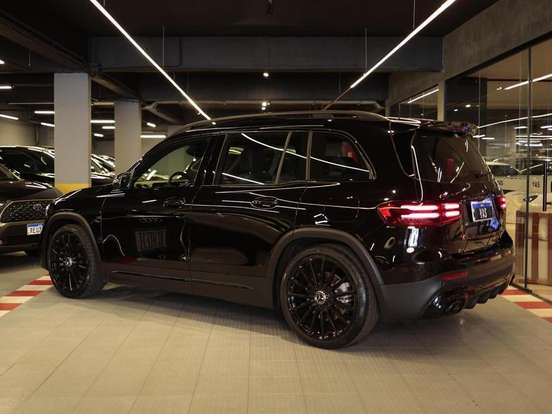 MERCEDES-BENZ-GLB 35 AMG-2024