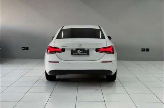 MERCEDES-BENZ-A 200-2020