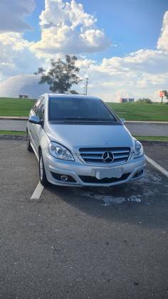 MERCEDES-BENZ B 180 1.7 FAMILY 8V GASOLINA 4P AUTOMÁTICO
