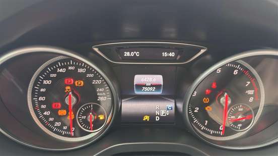 MERCEDES-BENZ-GLA 200-2017