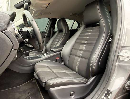 MERCEDES-BENZ-GLA 200-2017