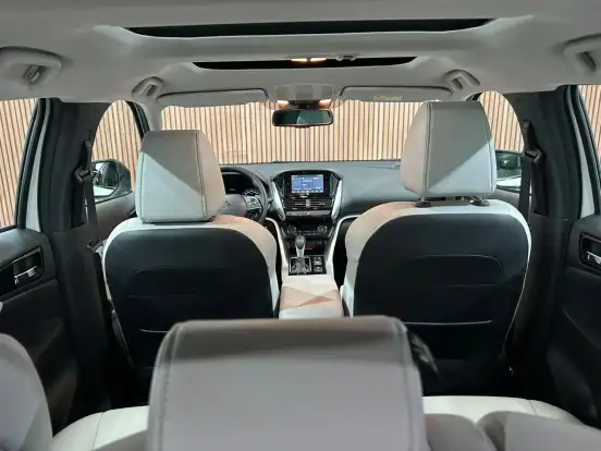 MITSUBISHI-ECLIPSE CROSS-2024