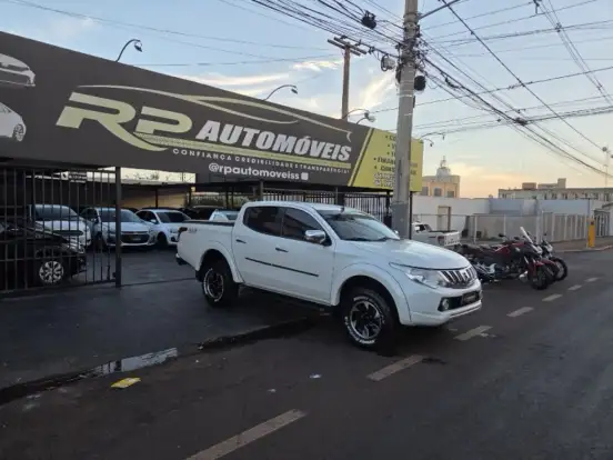 MITSUBISHI-L200 TRITON-2.4 16V TURBO DIESEL SPORT HPE TOP CD 4P 4X4 AUTOMÁTICO MITSUBISHI-L200 TRITON-2016