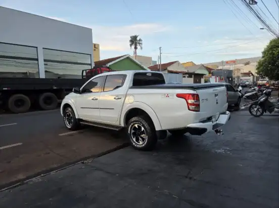MITSUBISHI-L200 TRITON-2016