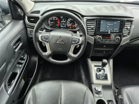 MITSUBISHI-L200 TRITON-2.4 16V TURBO DIESEL SPORT SAVANA CD 4P 4X4 AUTOMÁTICO MITSUBISHI-L200 TRITON-2024
