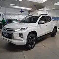 MITSUBISHI L200 TRITON 2.4 16V TURBO DIESEL SPORT HPE CD 4P 4X4 AUTOMÁTICO MITSUBISHI L200 TRITON 2.4 16V TURBO DIESEL SPORT HPE CD 4P 4X4 AUTOMÁTICO